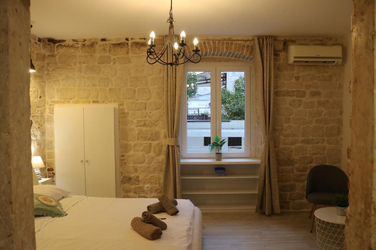 Studios Kadena Trogir - 18Th Century Stone House Exterior photo