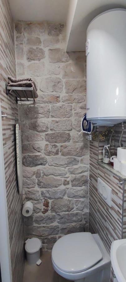 Studios Kadena Trogir - 18Th Century Stone House Exterior photo