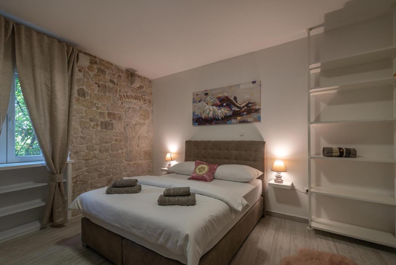 Studios Kadena Trogir - 18Th Century Stone House Exterior photo
